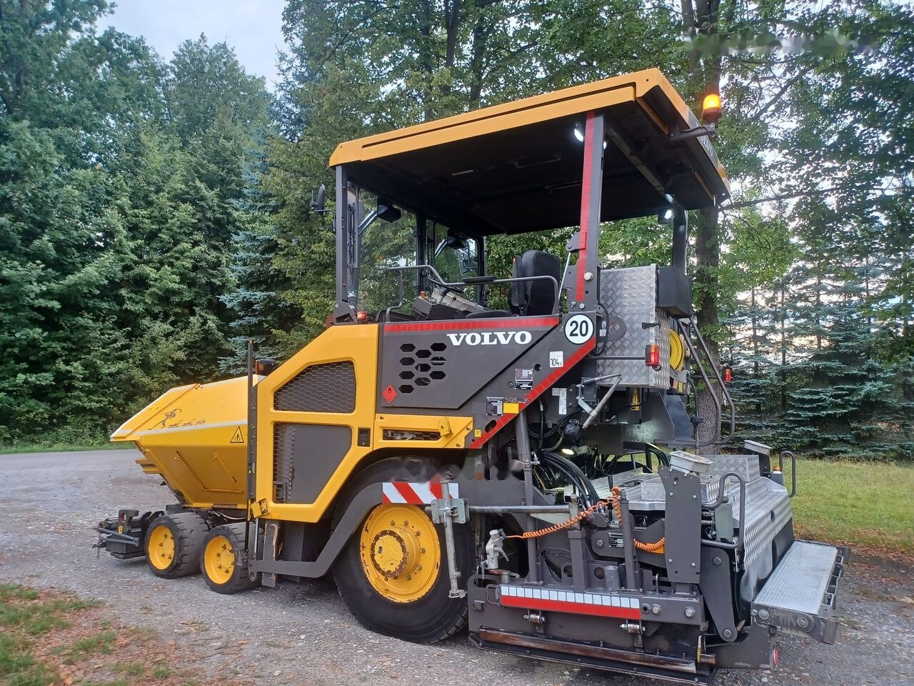 Volvo-ABG P6870C - Paver aspal: gambar 1 Volvo-ABG P6870C - Paver aspal: gambar 1
