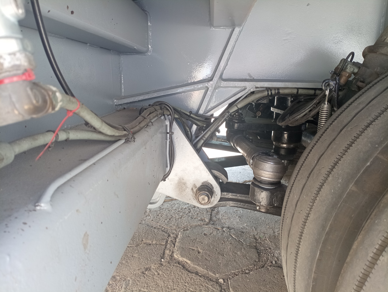 BERTOJA Tiefbett marki Bertoja 2-osie skrętne po kapitalnym remoncie - Semi-trailer low bed: gambar 4 BERTOJA Tiefbett marki Bertoja 2-osie skrętne po kapitalnym remoncie - Semi-trailer low bed: gambar 4