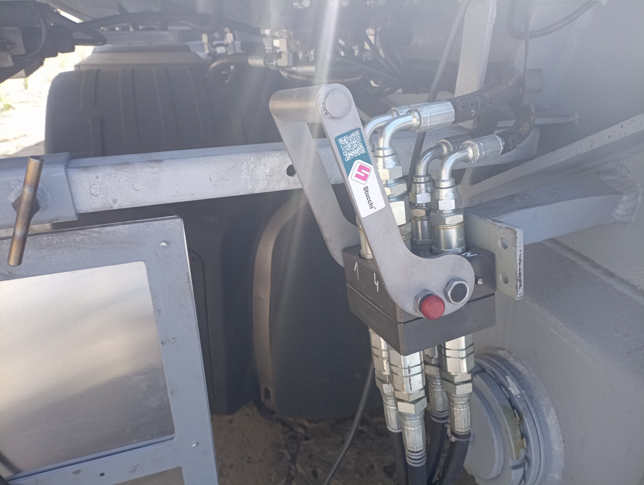 BERTOJA Tiefbett marki Bertoja 2-osie skrętne po kapitalnym remoncie - Semi-trailer low bed: gambar 3 BERTOJA Tiefbett marki Bertoja 2-osie skrętne po kapitalnym remoncie - Semi-trailer low bed: gambar 3