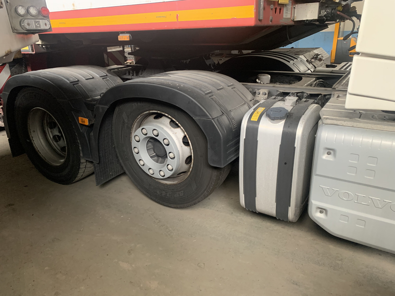 VOLVO VOLVO FH 6x2 500 Euro VI, salon Polska, ASO - Tractor head: gambar 3 VOLVO VOLVO FH 6x2 500 Euro VI, salon Polska, ASO - Tractor head: gambar 3