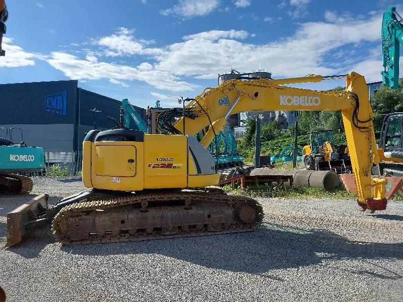 New Holland E235B SRNLC + GPS Steuerung - Ekskavator perayap: gambar 3 New Holland E235B SRNLC + GPS Steuerung - Ekskavator perayap: gambar 3