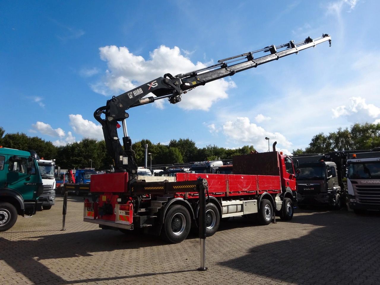 DAF 35.410 Pritsche + HIAB 322E 6mal Hydr Kran 8x4 - Truk derek: gambar 4 DAF 35.410 Pritsche + HIAB 322E 6mal Hydr Kran 8x4 - Truk derek: gambar 4