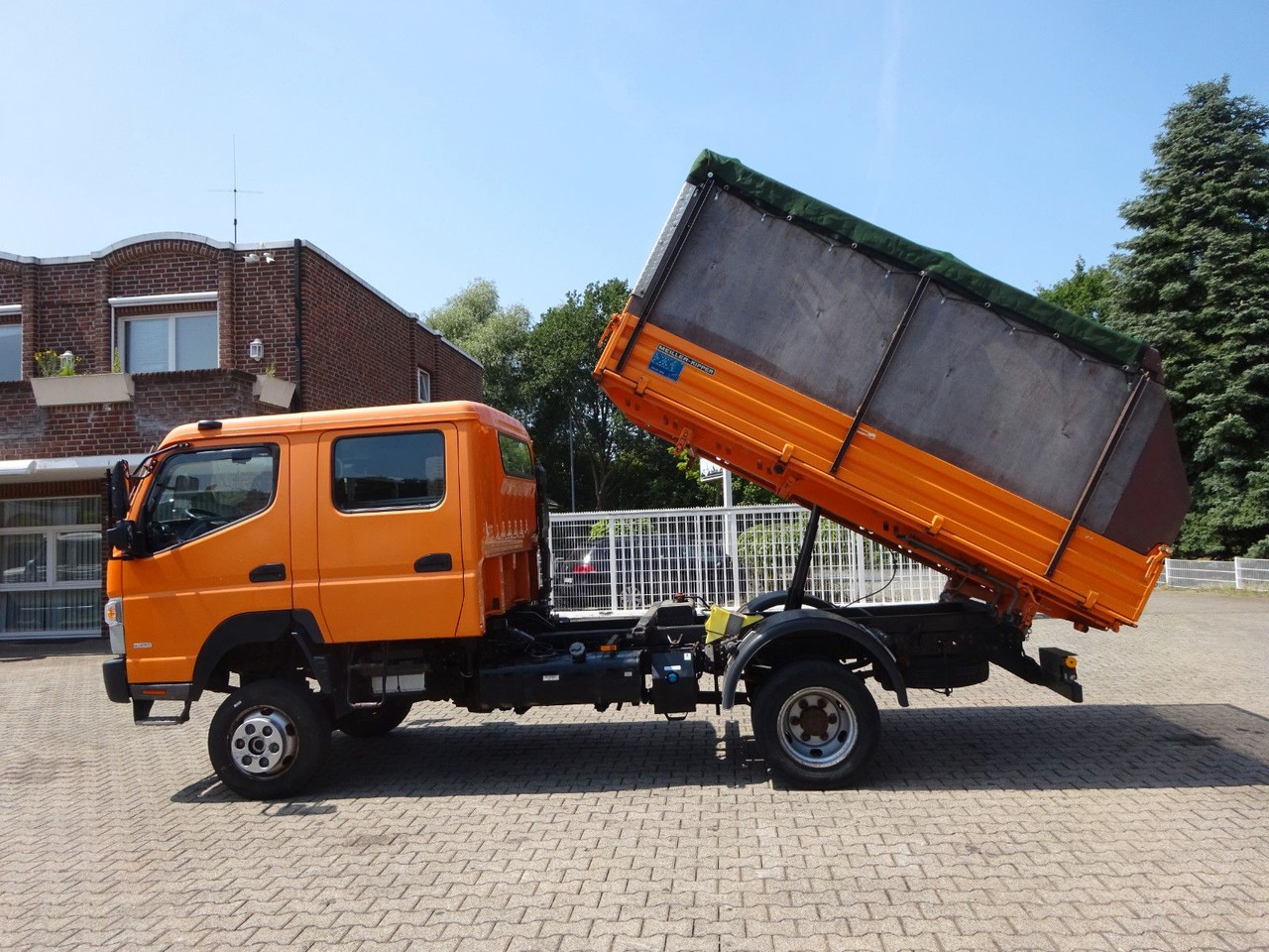 FUSO Canter Doppelkabine MEILLER 3Skipper 4x4 - Van jungkit: gambar 4 FUSO Canter Doppelkabine MEILLER 3Skipper 4x4 - Van jungkit: gambar 4