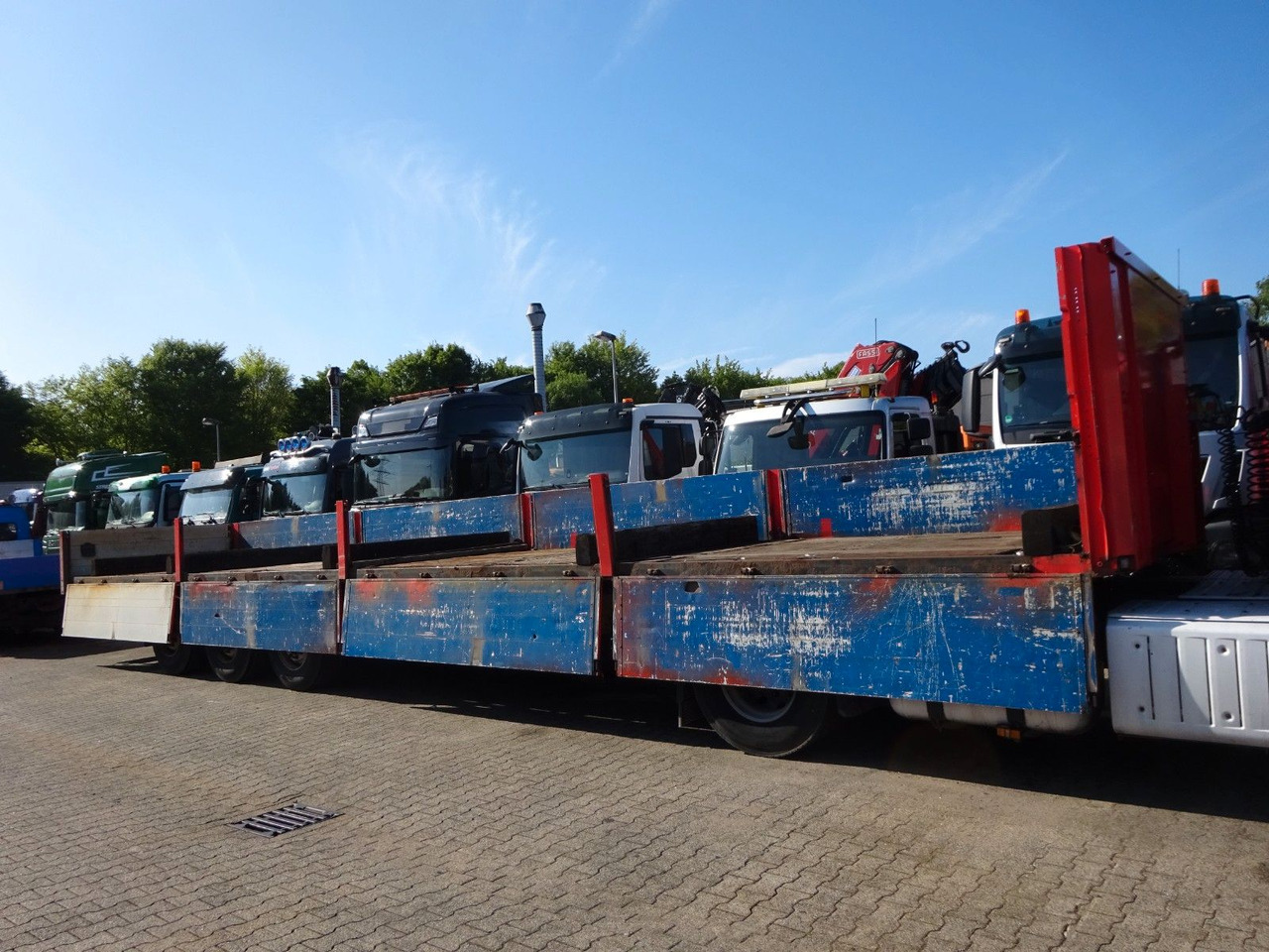 Fliegl Sattelpritsche mit Bordwänden und 3 Achsen - Semi-trailer flatbed: gambar 3 Fliegl Sattelpritsche mit Bordwänden und 3 Achsen - Semi-trailer flatbed: gambar 3