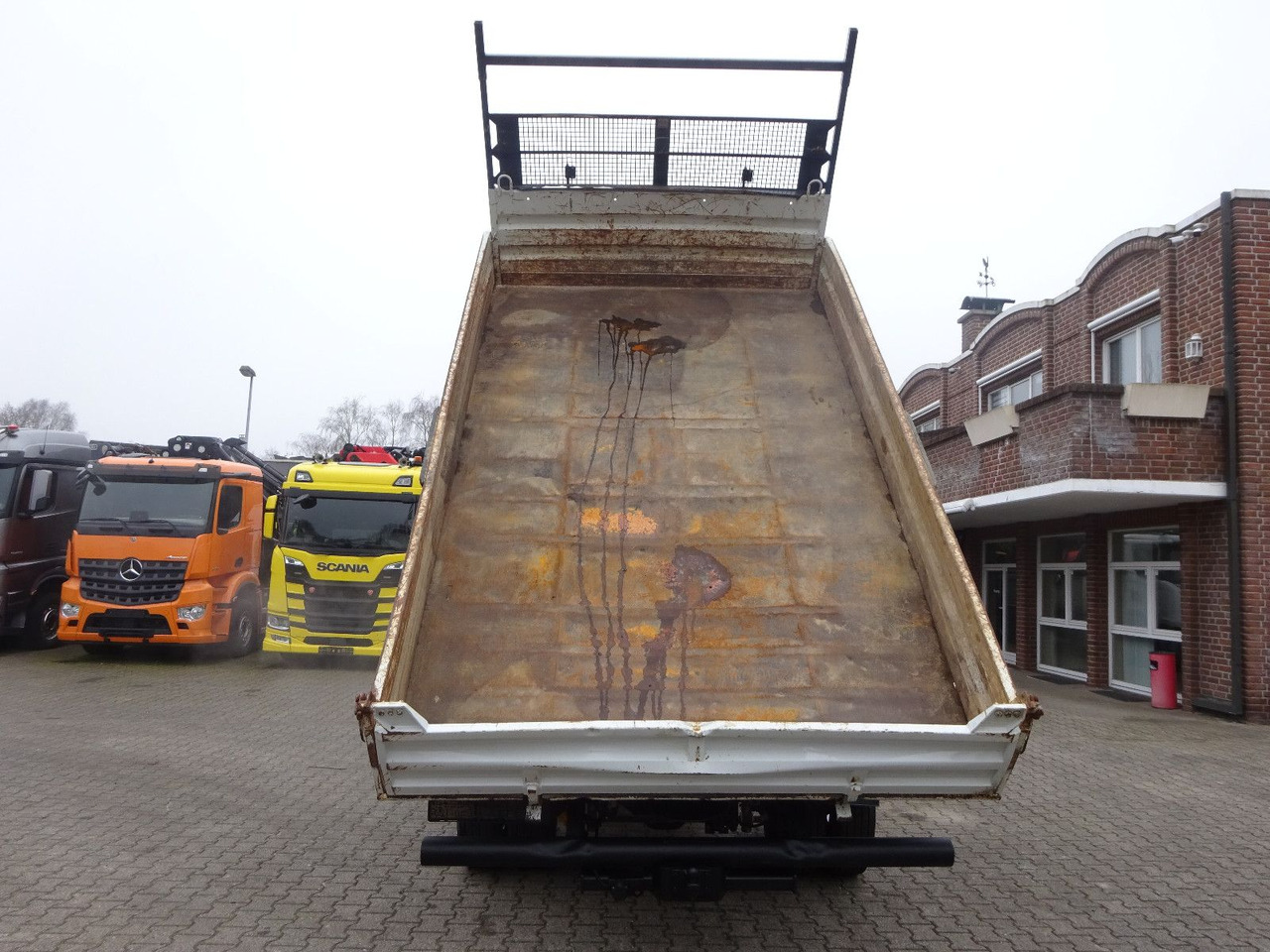 Iveco 80-210 Eurocargo MEILLER 3SKipper 4x2 - Truk jungkit: gambar 4 Iveco 80-210 Eurocargo MEILLER 3SKipper 4x2 - Truk jungkit: gambar 4