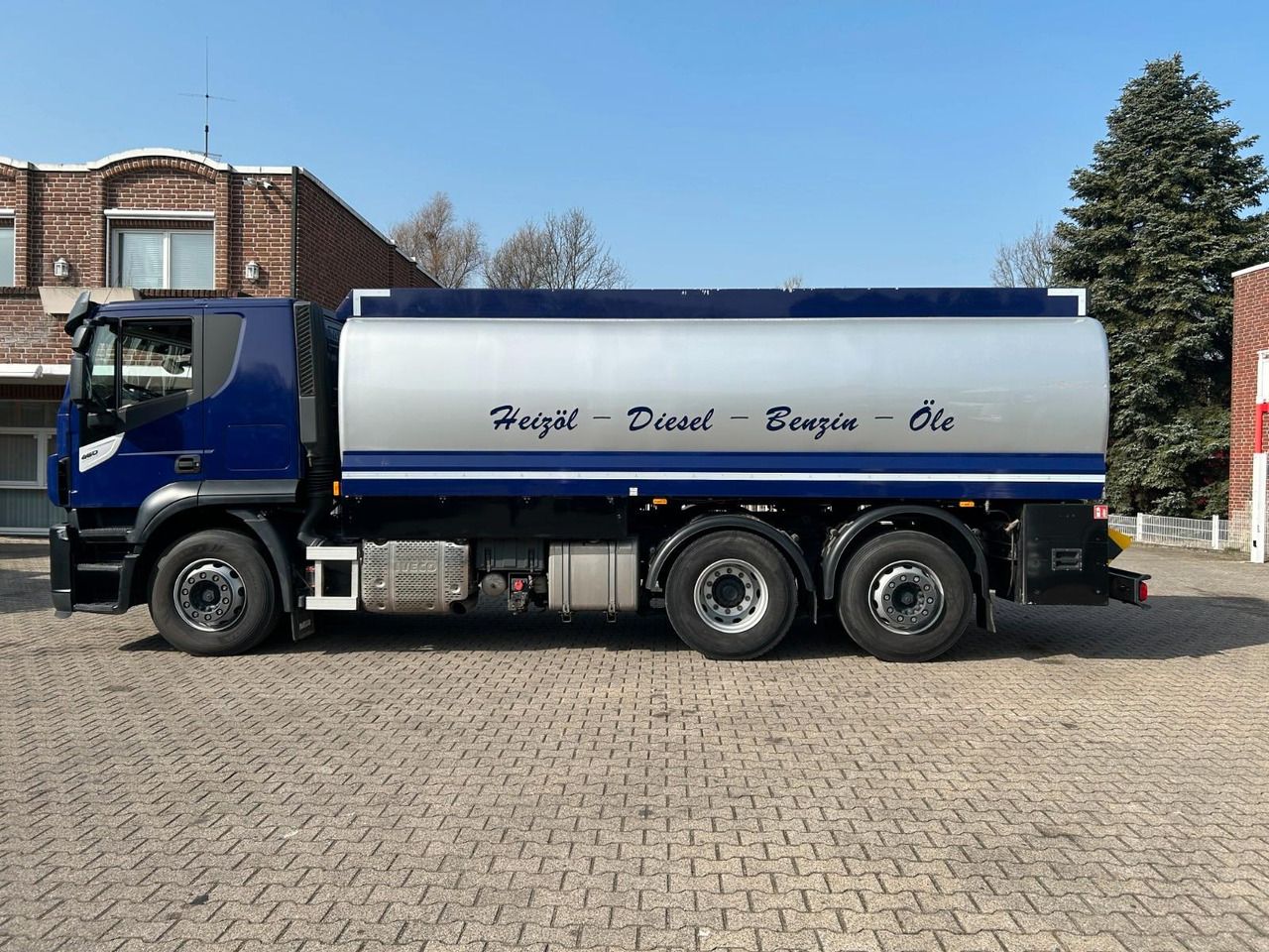 Iveco STRALIS 460 Tankwagen 6x2 - Truk tangki: gambar 3 Iveco STRALIS 460 Tankwagen 6x2 - Truk tangki: gambar 3