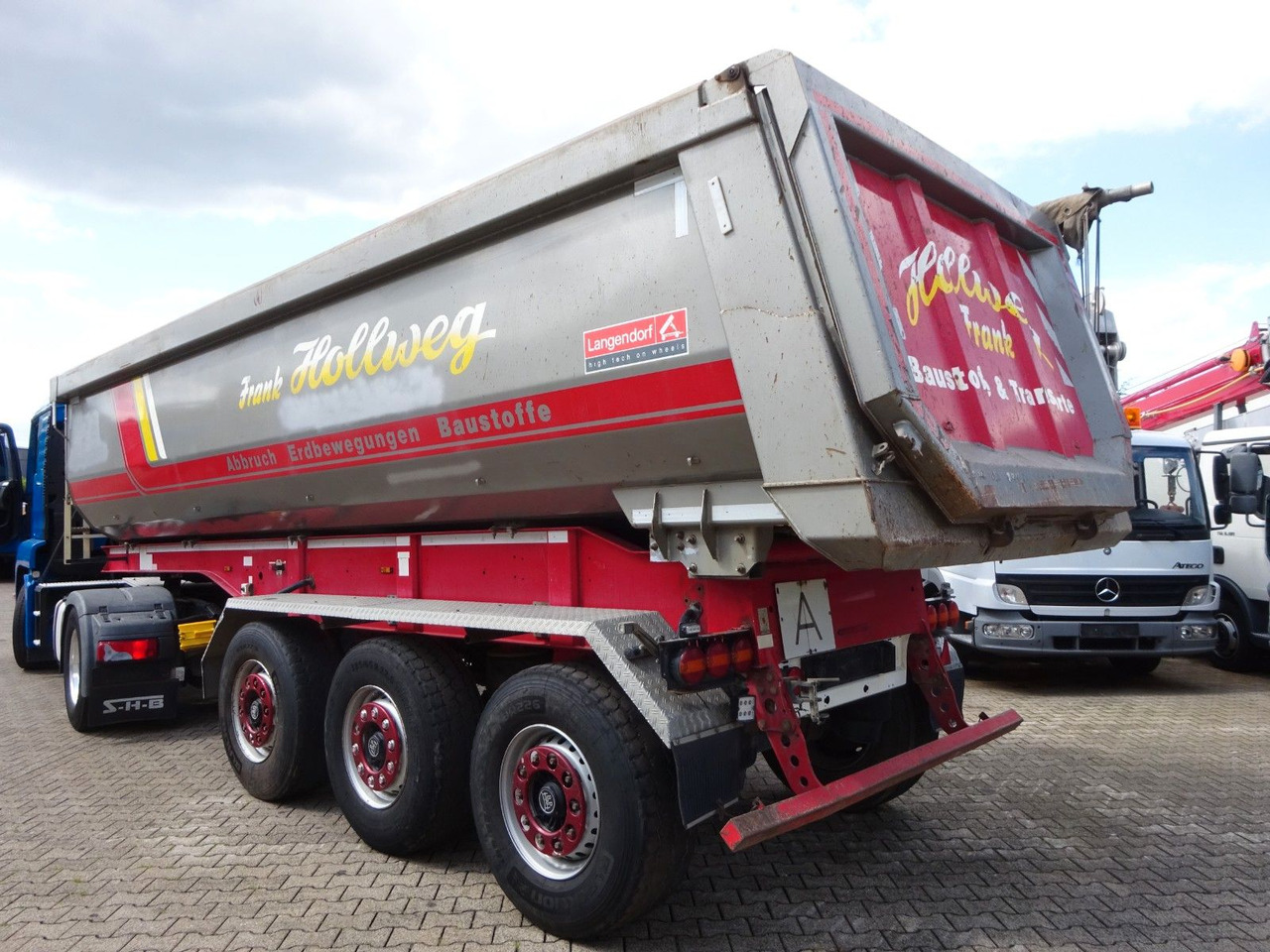 Langendorf Kippauflieger mit 3 Achsen Stahl - Semi-trailer jungkit: gambar 2 Langendorf Kippauflieger mit 3 Achsen Stahl - Semi-trailer jungkit: gambar 2