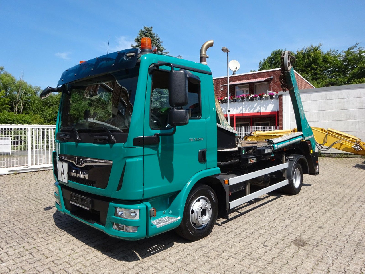 MAN 12.250 TGL GERGEN Absetzkipper 4x2 - Truk jungkit: gambar 1 MAN 12.250 TGL GERGEN Absetzkipper 4x2 - Truk jungkit: gambar 1