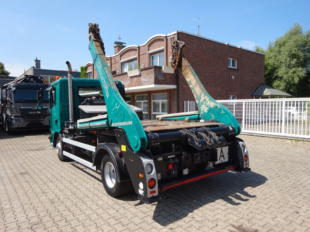 MAN 12.250 TGL GERGEN Absetzkipper 4x2 - Truk jungkit: gambar 4 MAN 12.250 TGL GERGEN Absetzkipper 4x2 - Truk jungkit: gambar 4