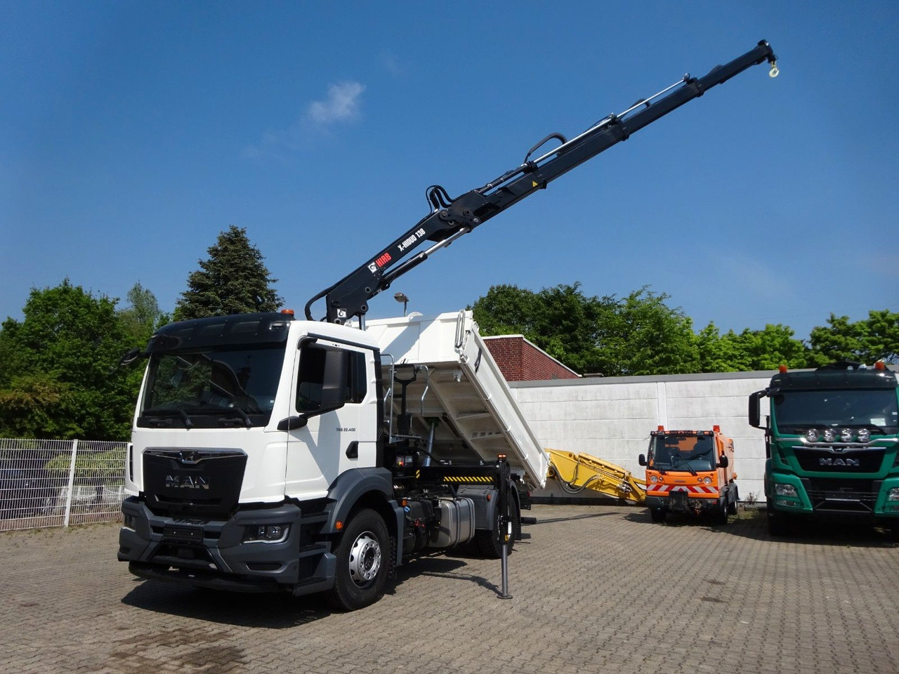 MAN 22.400 TGS + HIAB X-HIDUO 138 Kran - Truk jungkit, Truk derek: gambar 1 MAN 22.400 TGS + HIAB X-HIDUO 138 Kran - Truk jungkit, Truk derek: gambar 1