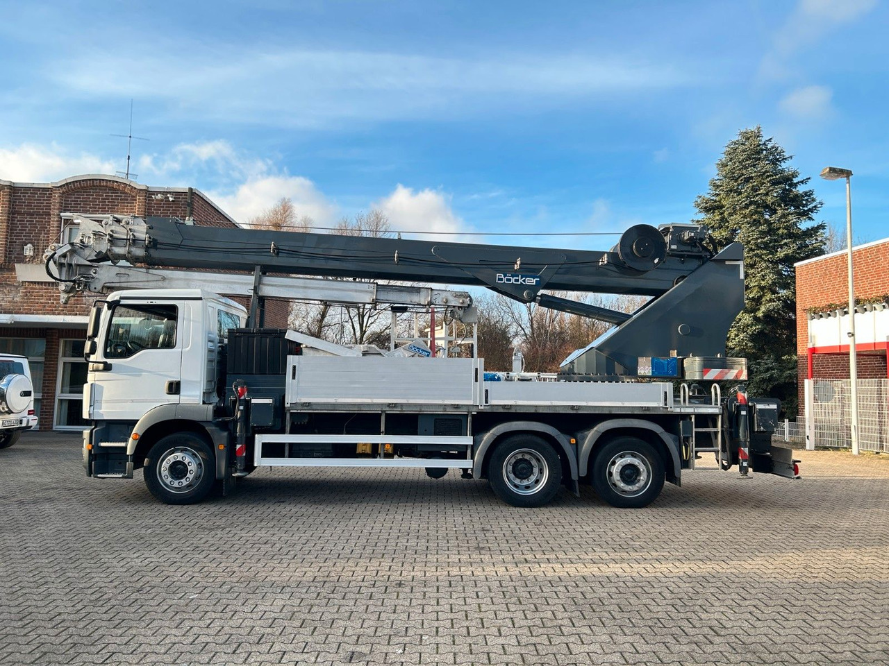 MAN 26.320+Böcker Dachdeckerkran AK46/6000+Seilwinde - Truk derek: gambar 3 MAN 26.320+Böcker Dachdeckerkran AK46/6000+Seilwinde - Truk derek: gambar 3