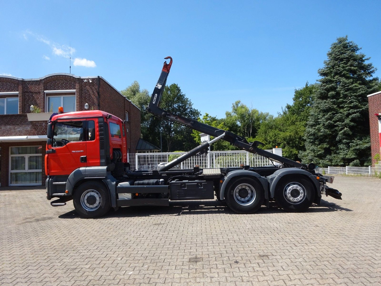 MAN 26.360 TGA PALFINGER Abroller 6x2-4 Hydrodrive - Hook lift: gambar 2 MAN 26.360 TGA PALFINGER Abroller 6x2-4 Hydrodrive - Hook lift: gambar 2