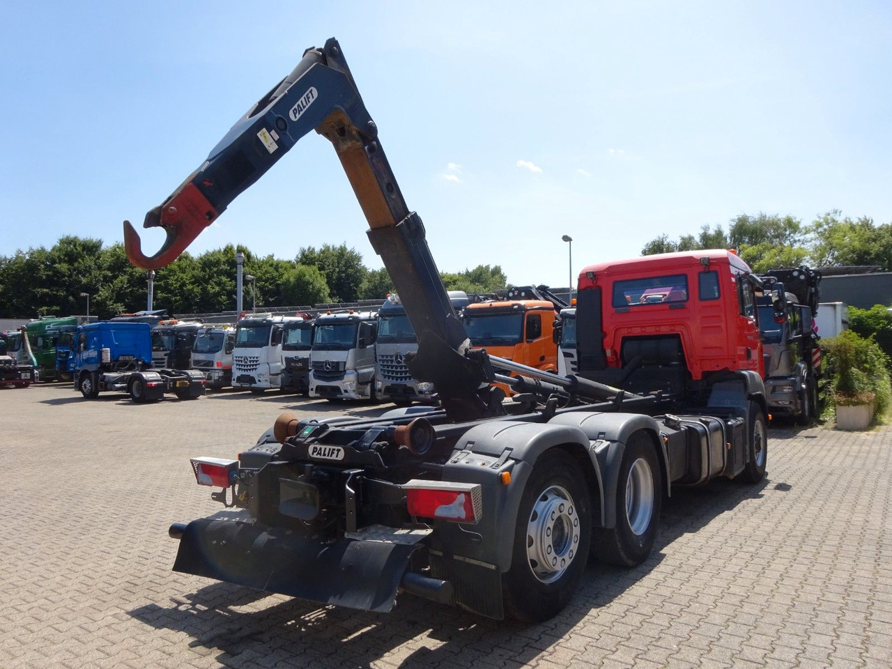 MAN 26.360 TGA PALFINGER Abroller 6x2-4 Hydrodrive - Hook lift: gambar 5 MAN 26.360 TGA PALFINGER Abroller 6x2-4 Hydrodrive - Hook lift: gambar 5