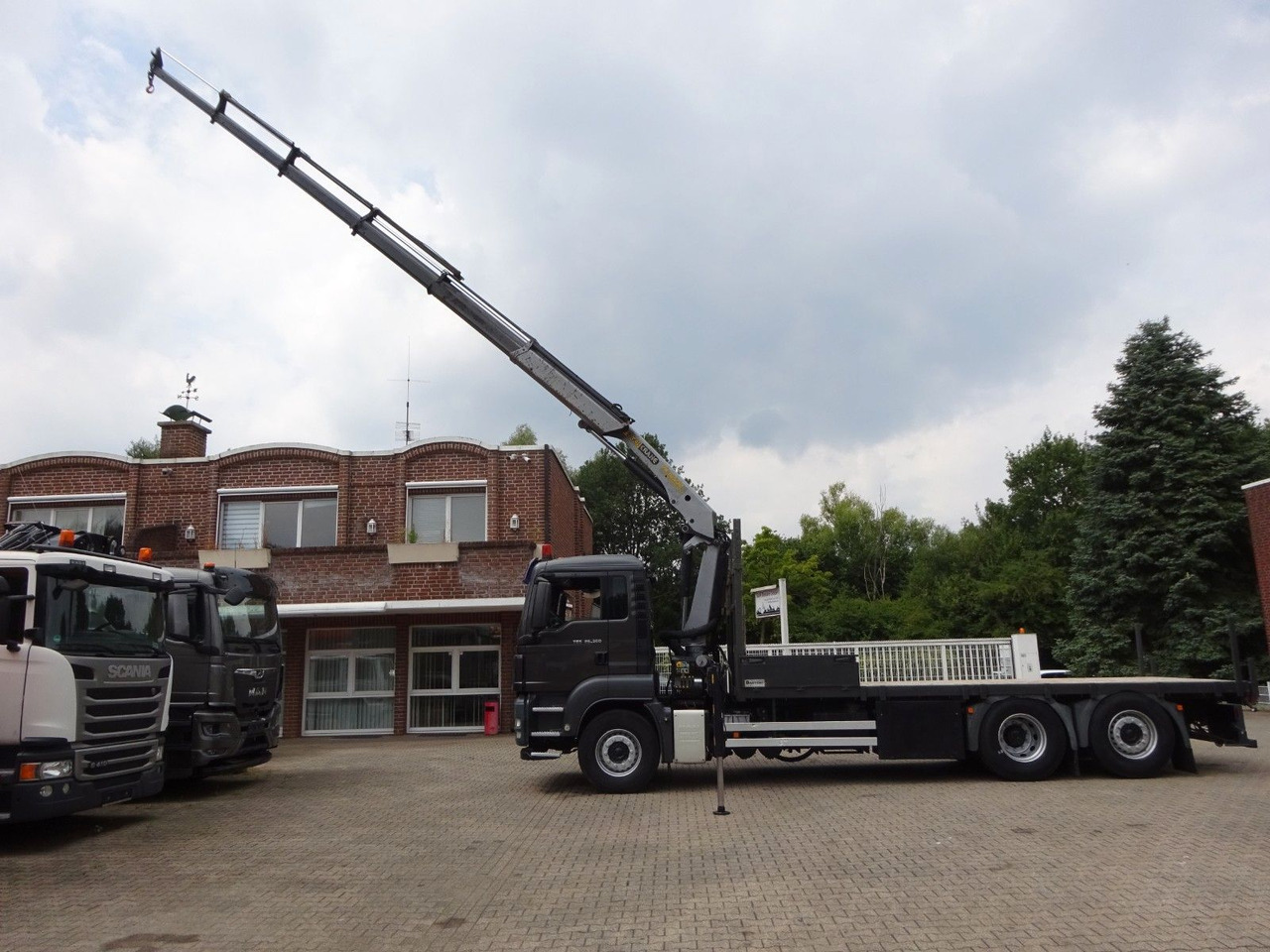 MAN 26.360 TGS Pritsche + PK 16502 Kran 6x2 - Truk derek: gambar 1 MAN 26.360 TGS Pritsche + PK 16502 Kran 6x2 - Truk derek: gambar 1