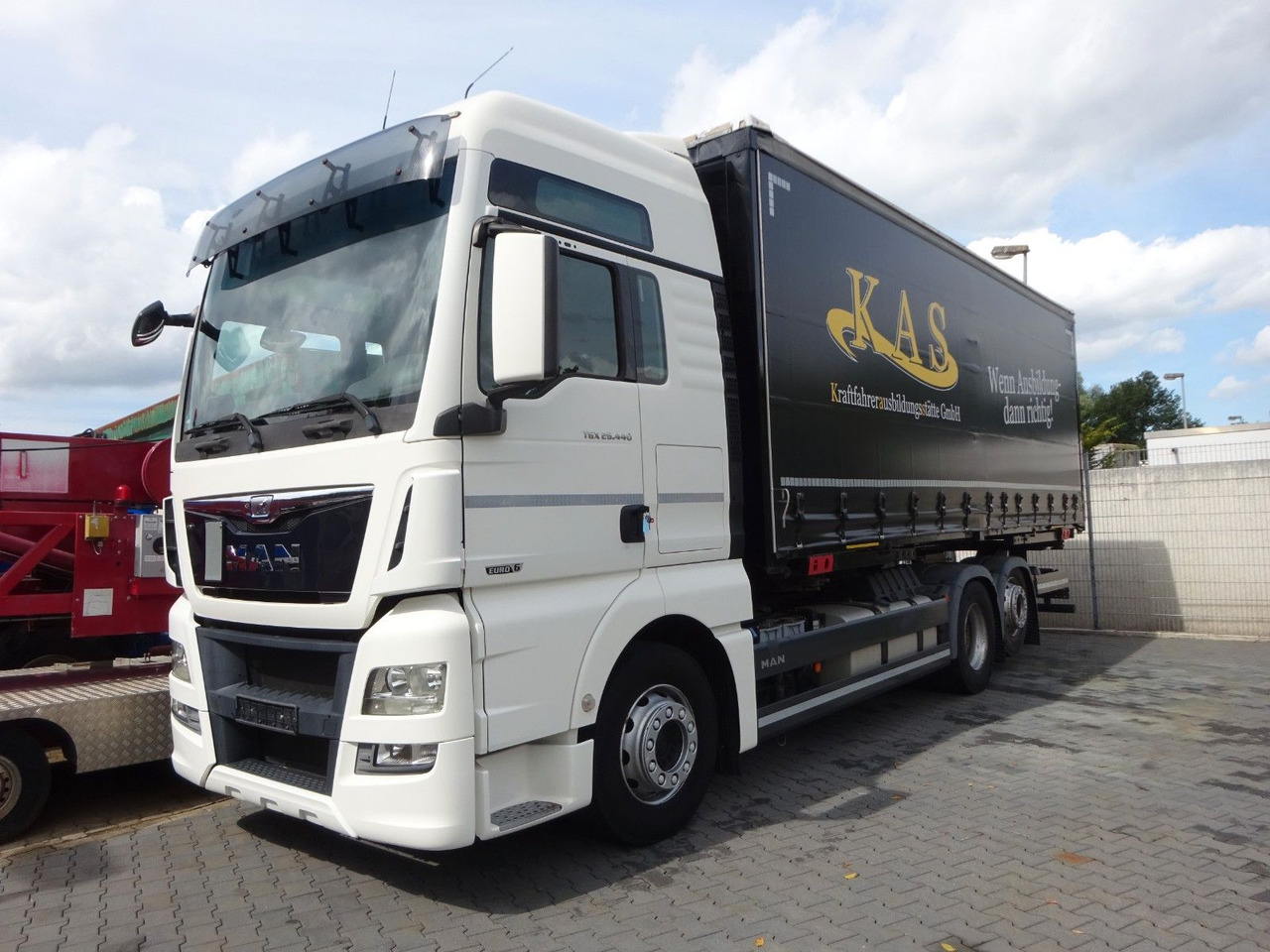 MAN 26.440 TGX BDF Wechselsystem 6x2 - Pengangkut kontainer/ Container truck: gambar 2 MAN 26.440 TGX BDF Wechselsystem 6x2 - Pengangkut kontainer/ Container truck: gambar 2