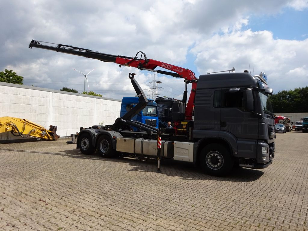 MAN 26.500 Abroller + Fassi F125A Kran 6x2-4 Allrad MAN 26.500 Abroller + Fassi F125A Kran 6x2-4 Allrad - Hook lift, Truk derek: gambar 4 MAN 26.500 Abroller + Fassi F125A Kran 6x2-4 Allrad MAN 26.500 Abroller + Fassi F125A Kran 6x2-4 Allrad - Hook lift, Truk derek: gambar 4