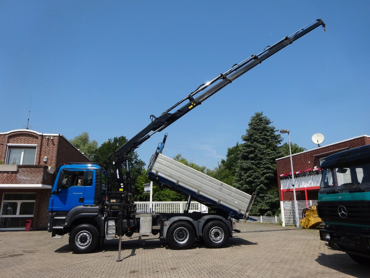 MAN 28.400 TGS 3Skipper+HIAB 166 E-4 HIPRPO 6x4-4 - Truk jungkit, Truk derek: gambar 2 MAN 28.400 TGS 3Skipper+HIAB 166 E-4 HIPRPO 6x4-4 - Truk jungkit, Truk derek: gambar 2