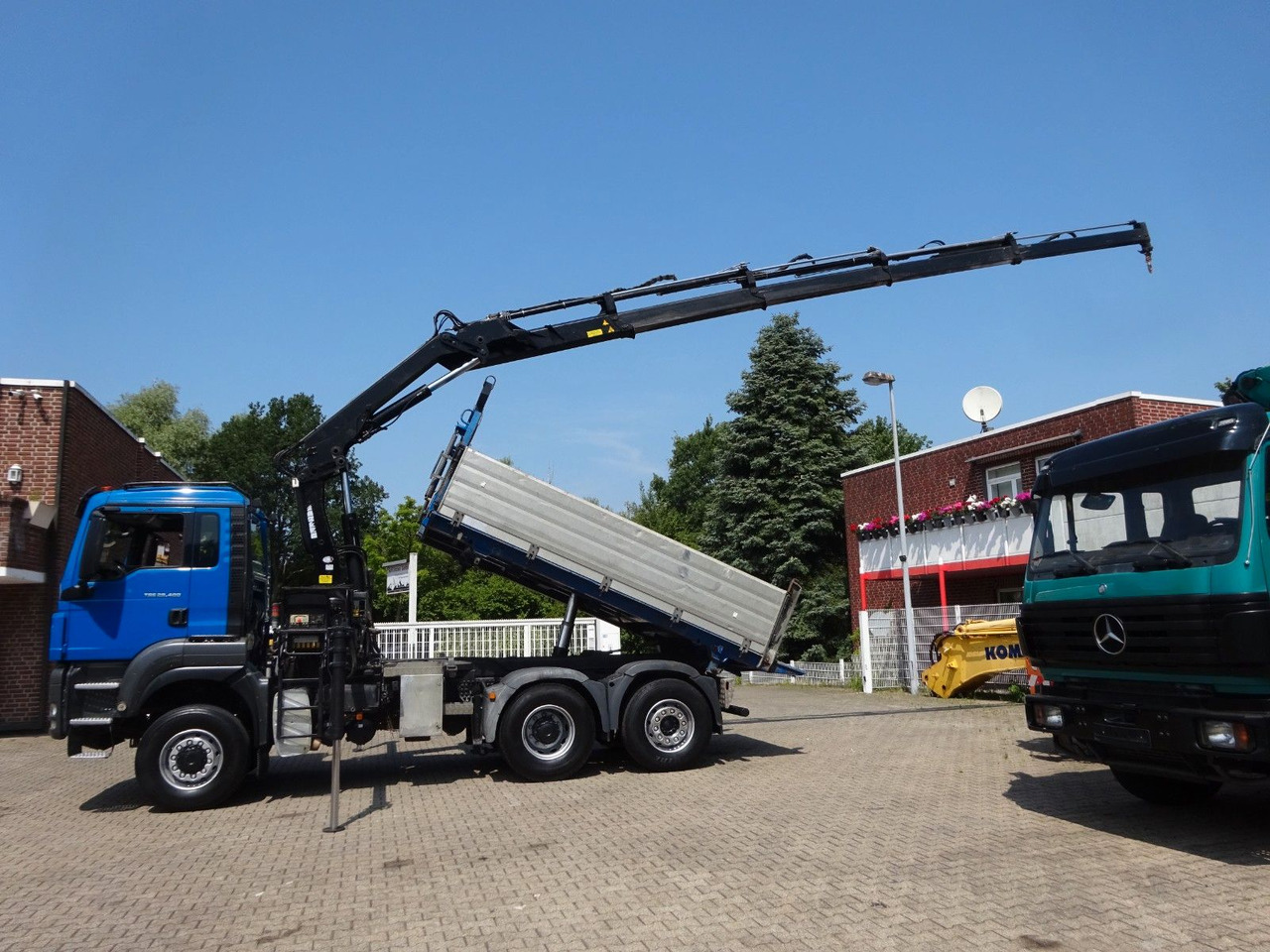 MAN 28.400 TGS 3Skipper+HIAB 166 E-4 HIPRPO 6x4-4 - Truk jungkit, Truk derek: gambar 3 MAN 28.400 TGS 3Skipper+HIAB 166 E-4 HIPRPO 6x4-4 - Truk jungkit, Truk derek: gambar 3