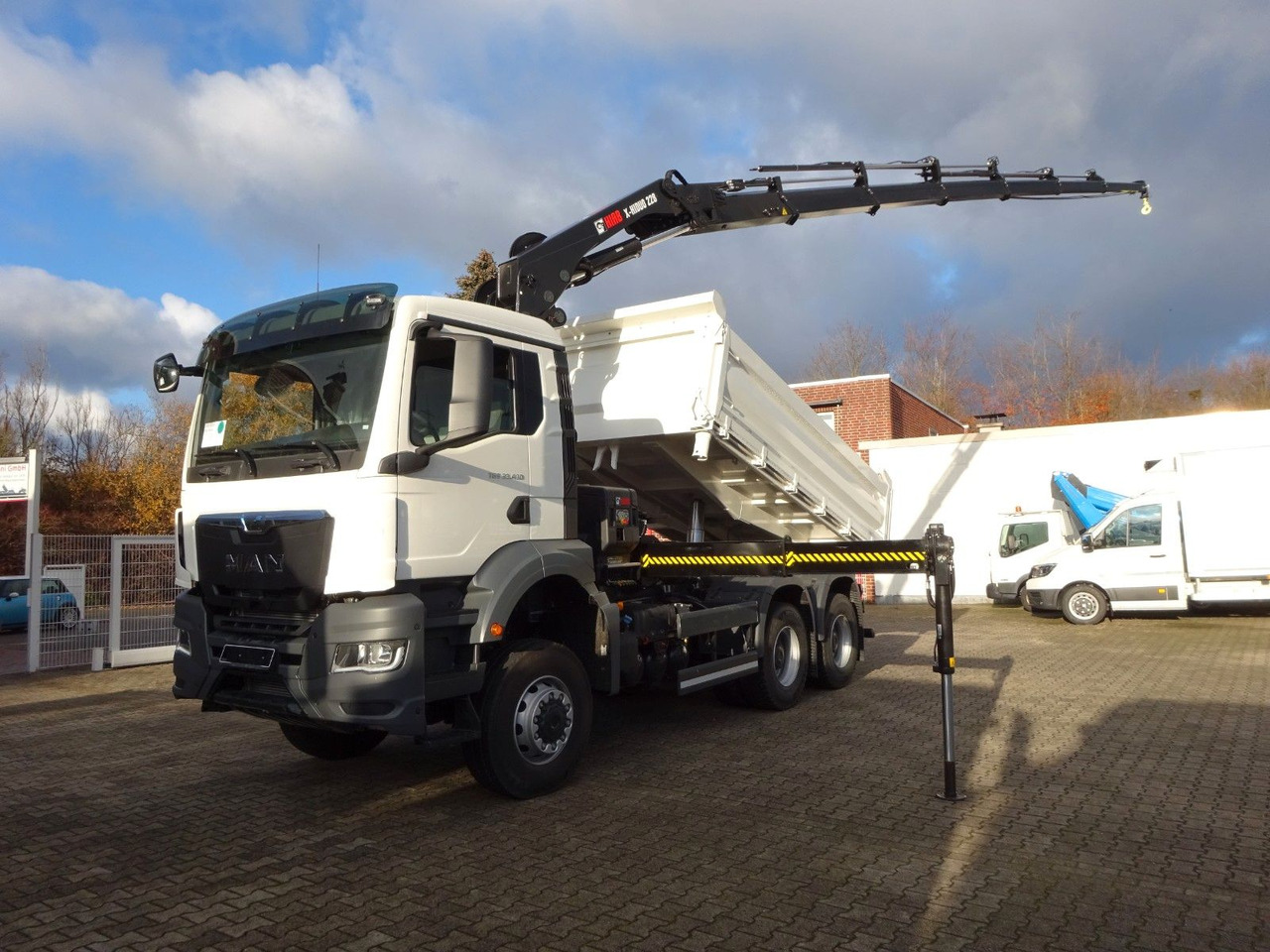 MAN 33.430 6x6 3-SEITENKIPPER KRAN HIAB 228- 6HYDRO - Truk jungkit, Truk derek: gambar 3 MAN 33.430 6x6 3-SEITENKIPPER KRAN HIAB 228- 6HYDRO - Truk jungkit, Truk derek: gambar 3