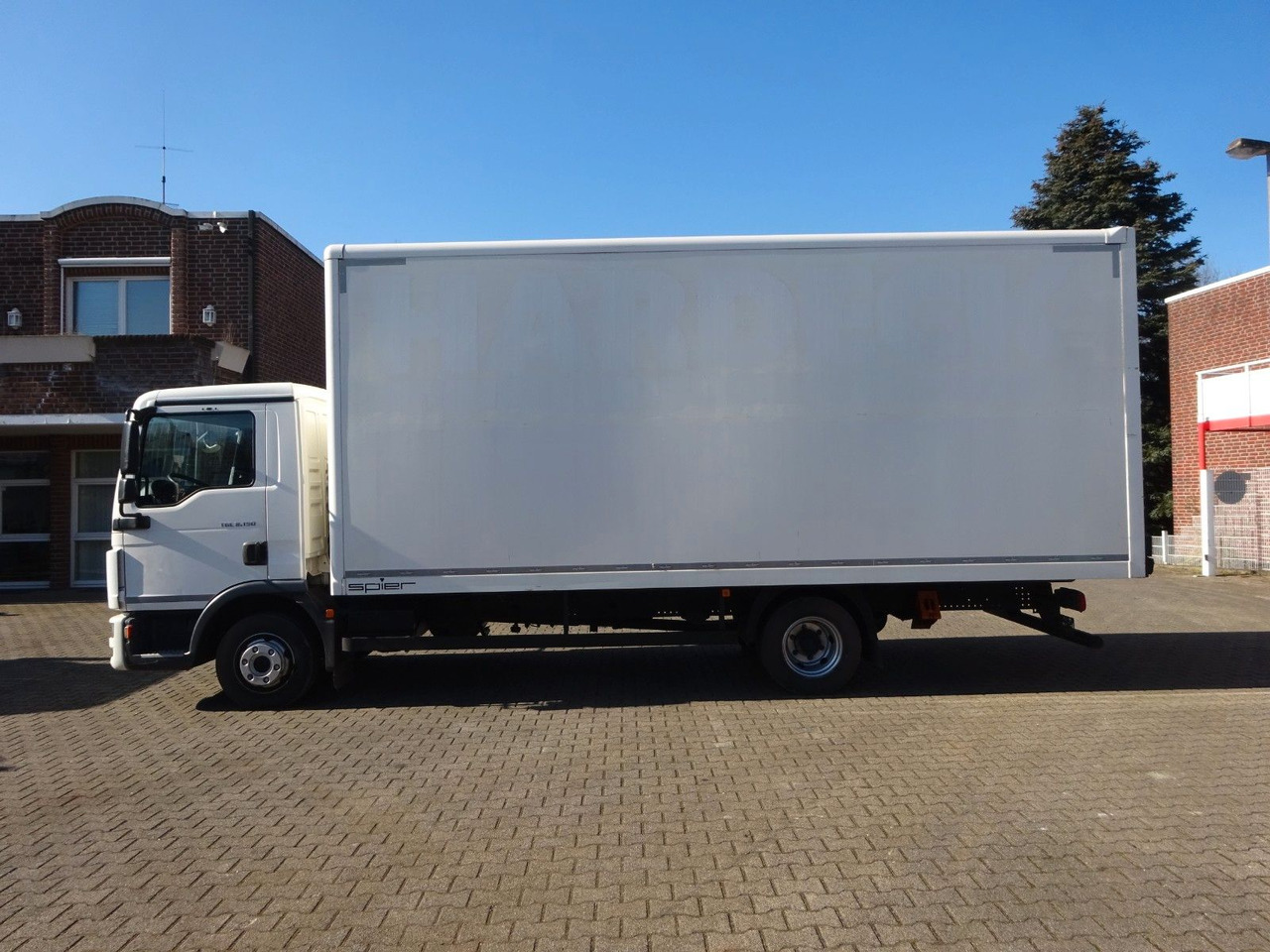 MAN 8.150 TGL Koffer 4x2 - Truk box: gambar 3 MAN 8.150 TGL Koffer 4x2 - Truk box: gambar 3