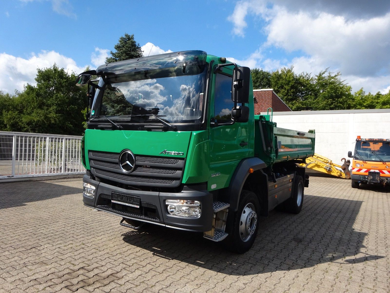 Mercedes-Benz 1530 Atego MEILLER 3Skipper 4x4 - Truk jungkit: gambar 2 Mercedes-Benz 1530 Atego MEILLER 3Skipper 4x4 - Truk jungkit: gambar 2