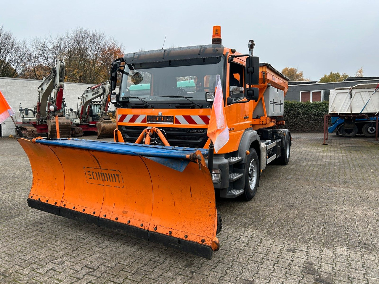 Mercedes-Benz 1824 Axor Abroller mit Schneeschild und Streuer - Hook lift: gambar 1 Mercedes-Benz 1824 Axor Abroller mit Schneeschild und Streuer - Hook lift: gambar 1