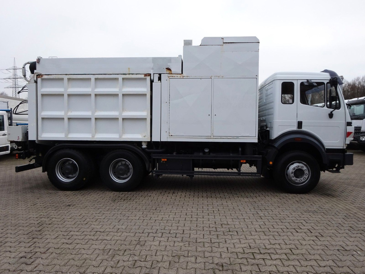 Mercedes-Benz 2527 Saugbagger. RSP Mercedes-Benz 2527 Saugbagger. RSP - Truk vakum: gambar 2 Mercedes-Benz 2527 Saugbagger. RSP Mercedes-Benz 2527 Saugbagger. RSP - Truk vakum: gambar 2