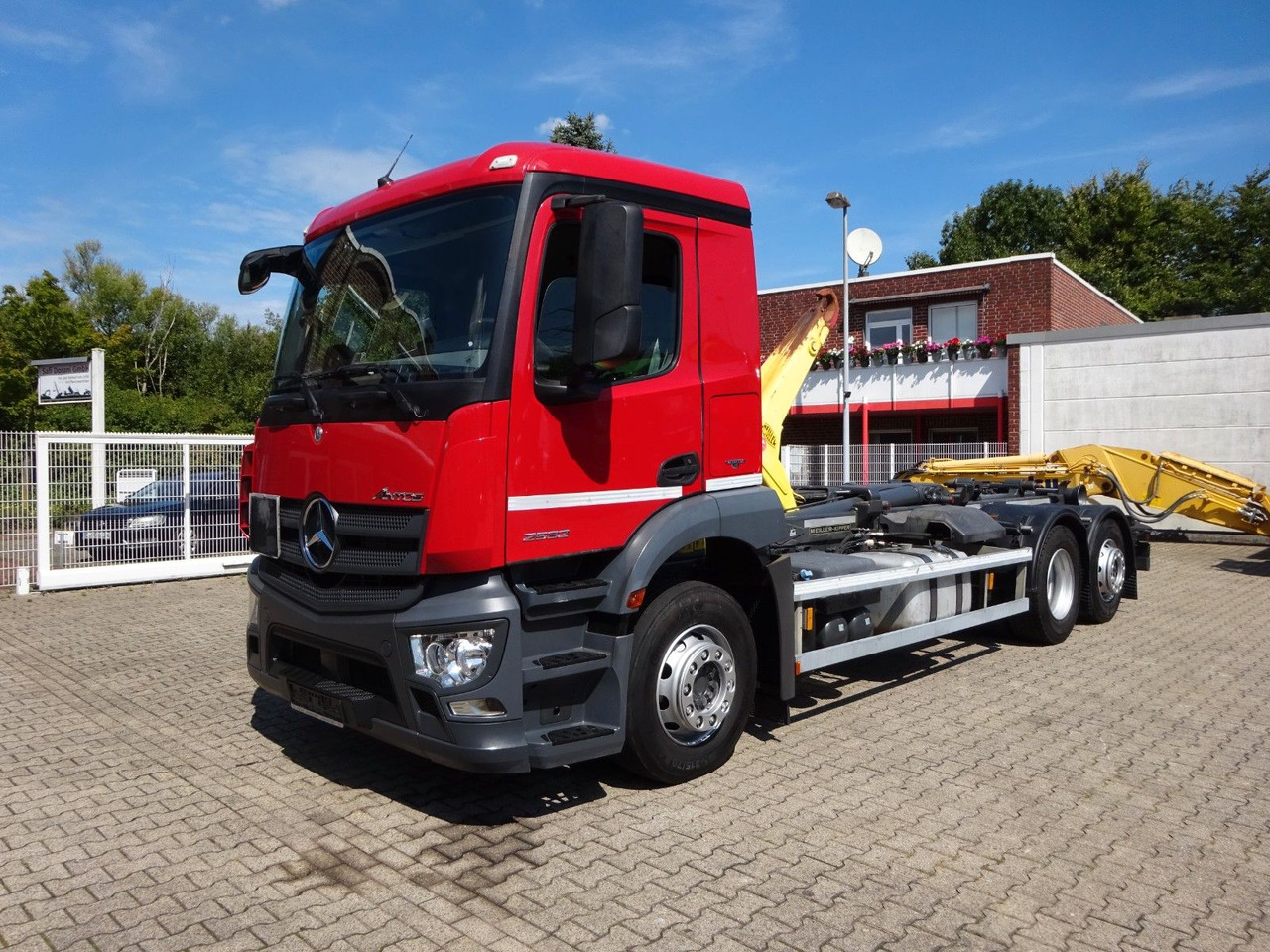 Mercedes-Benz 2532 ANTOS MEILLER Abroller Lift+Lenkachse 6x2 - Hook lift: gambar 3 Mercedes-Benz 2532 ANTOS MEILLER Abroller Lift+Lenkachse 6x2 - Hook lift: gambar 3