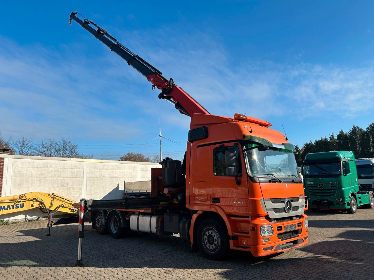 Mercedes-Benz 2541 Actros Plattform + FASSI Kran 6X2 - Truk derek: gambar 4 Mercedes-Benz 2541 Actros Plattform + FASSI Kran 6X2 - Truk derek: gambar 4