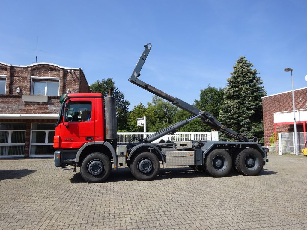 Mercedes-Benz 3246 Actros Abroller K45 8x4 Knickhacken Mercedes-Benz 3246 Actros Abroller K45 8x4 Knickhacken - Hook lift: gambar 1 Mercedes-Benz 3246 Actros Abroller K45 8x4 Knickhacken Mercedes-Benz 3246 Actros Abroller K45 8x4 Knickhacken - Hook lift: gambar 1