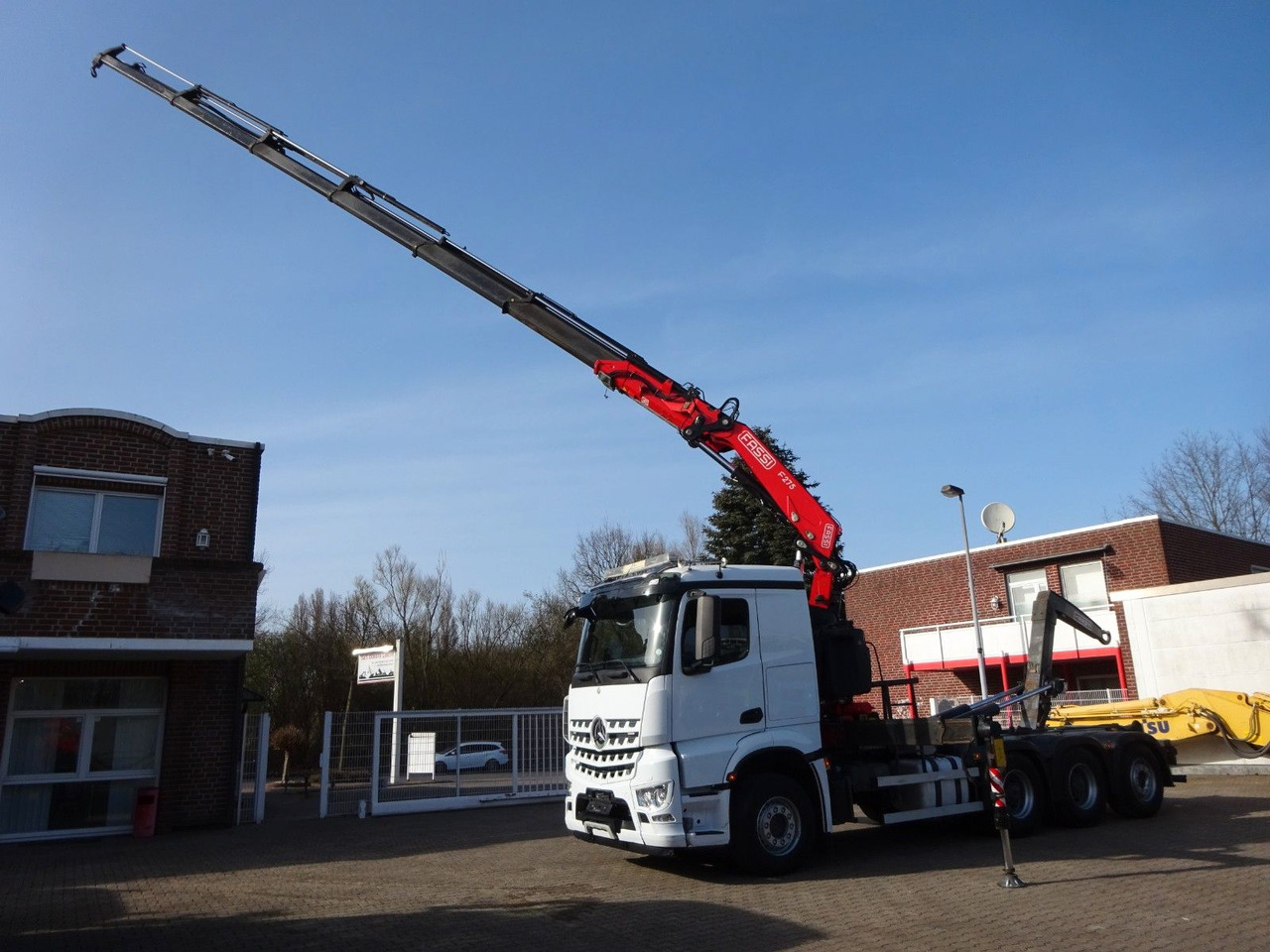 Mercedes-Benz 3248 Fassi Abroller + Fassi F275A 8x4 TRIDEM - Truk derek: gambar 2 Mercedes-Benz 3248 Fassi Abroller + Fassi F275A 8x4 TRIDEM - Truk derek: gambar 2