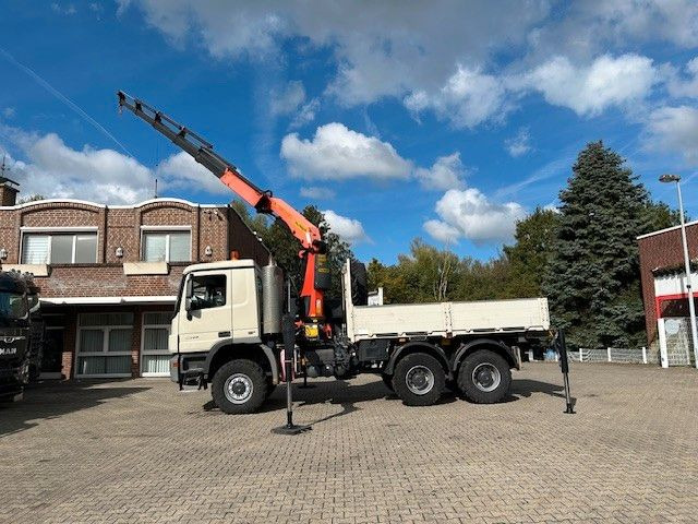 Mercedes-Benz 3344 Actros Pritsche + PK 34002 6x6 - Truk derek: gambar 3 Mercedes-Benz 3344 Actros Pritsche + PK 34002 6x6 - Truk derek: gambar 3