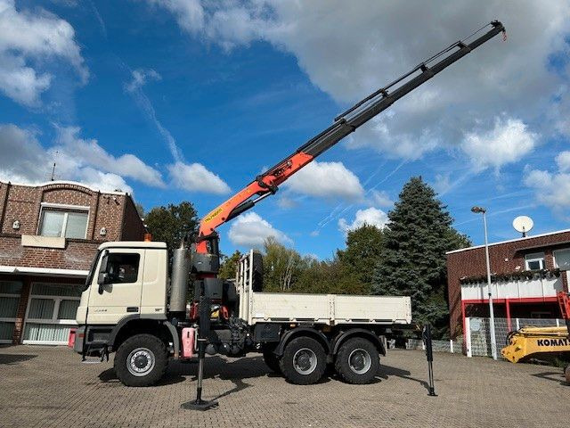 Mercedes-Benz 3344 Actros Pritsche + PK 34002 6x6 - Truk derek: gambar 1 Mercedes-Benz 3344 Actros Pritsche + PK 34002 6x6 - Truk derek: gambar 1