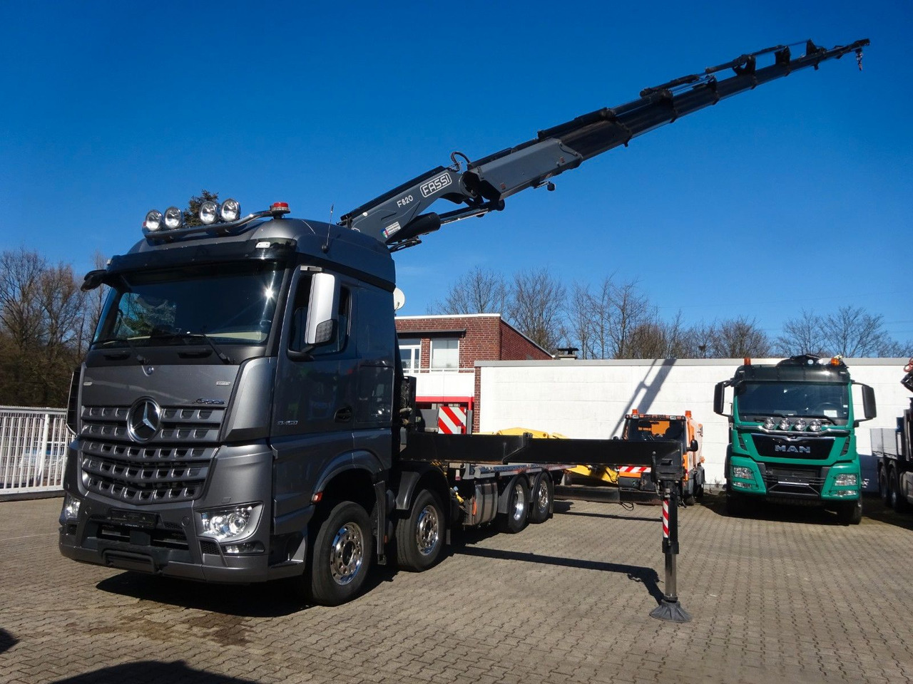 Mercedes-Benz 3453 Plattform + Fassi F820 Kran 8x2 Mercedes-Benz 3453 FASSI F820 Kran 8x Hydr. Ausschub - Truk derek, Truk flatbed: gambar 2 Mercedes-Benz 3453 Plattform + Fassi F820 Kran 8x2 Mercedes-Benz 3453 FASSI F820 Kran 8x Hydr. Ausschub - Truk derek, Truk flatbed: gambar 2