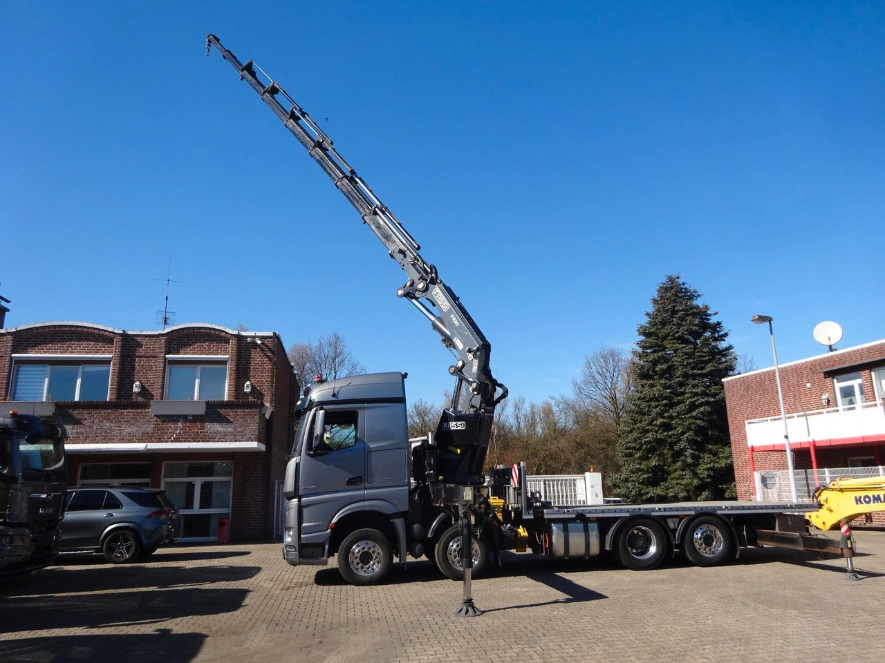 Mercedes-Benz 3453 Plattform + Fassi F820 Kran 8x2 Mercedes-Benz 3453 FASSI F820 Kran 8x Hydr. Ausschub - Truk derek, Truk flatbed: gambar 1 Mercedes-Benz 3453 Plattform + Fassi F820 Kran 8x2 Mercedes-Benz 3453 FASSI F820 Kran 8x Hydr. Ausschub - Truk derek, Truk flatbed: gambar 1