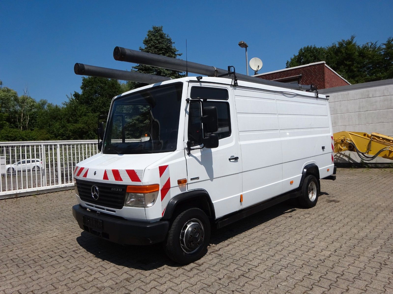 Mercedes-Benz 613D Vario Kasten 4x2 - Van panel: gambar 2 Mercedes-Benz 613D Vario Kasten 4x2 - Van panel: gambar 2