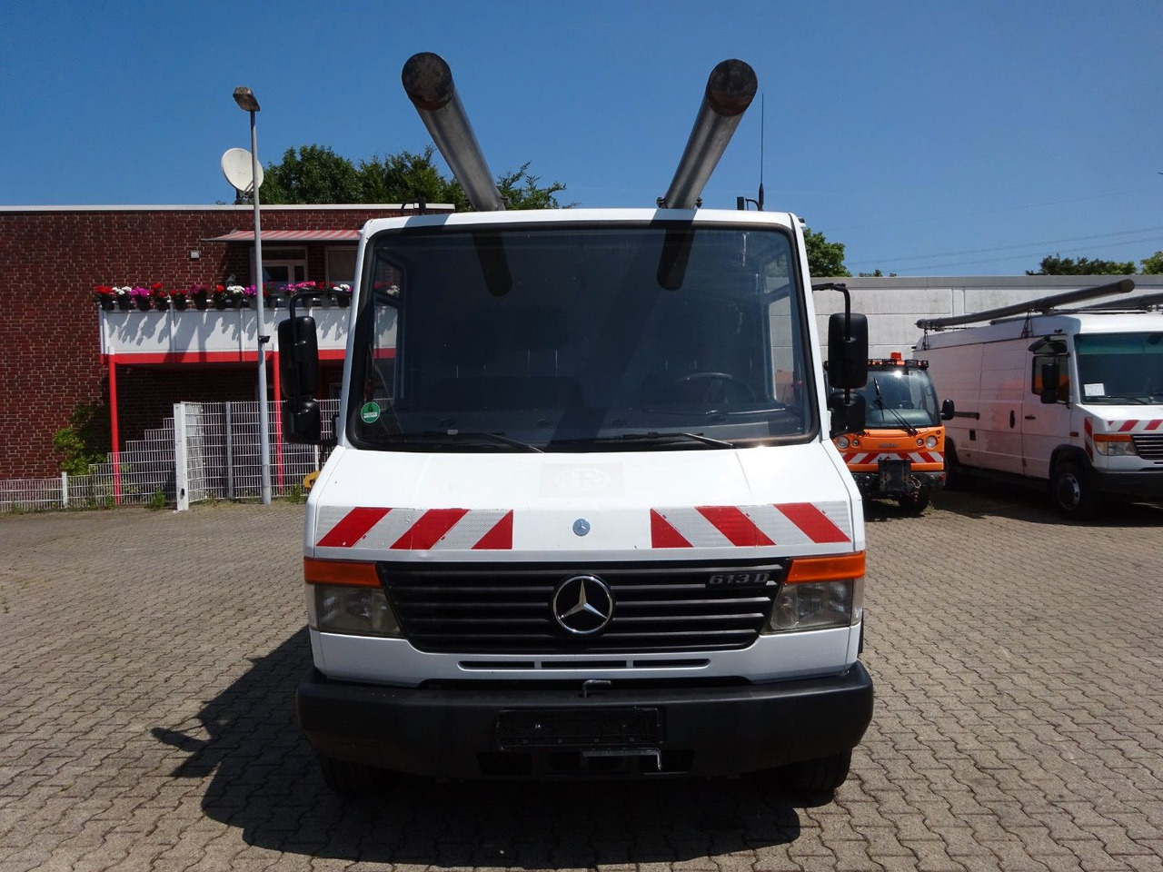 Mercedes-Benz 613D Vario Kasten 4x2 - Van panel: gambar 4 Mercedes-Benz 613D Vario Kasten 4x2 - Van panel: gambar 4
