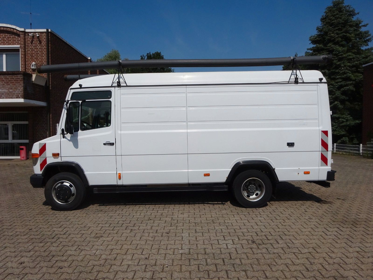 Mercedes-Benz 616D Vario Kastenwagen 4x2 - Van panel: gambar 3 Mercedes-Benz 616D Vario Kastenwagen 4x2 - Van panel: gambar 3