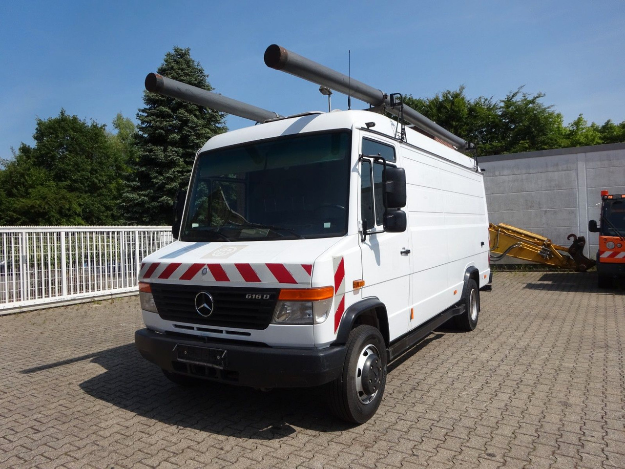 Mercedes-Benz 616D Vario Kastenwagen 4x2 - Van panel: gambar 1 Mercedes-Benz 616D Vario Kastenwagen 4x2 - Van panel: gambar 1