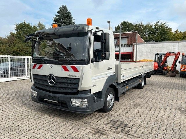 Mercedes-Benz 818 Atego NEUE Pritsche 4x2 - Van flatbed: gambar 1 Mercedes-Benz 818 Atego NEUE Pritsche 4x2 - Van flatbed: gambar 1