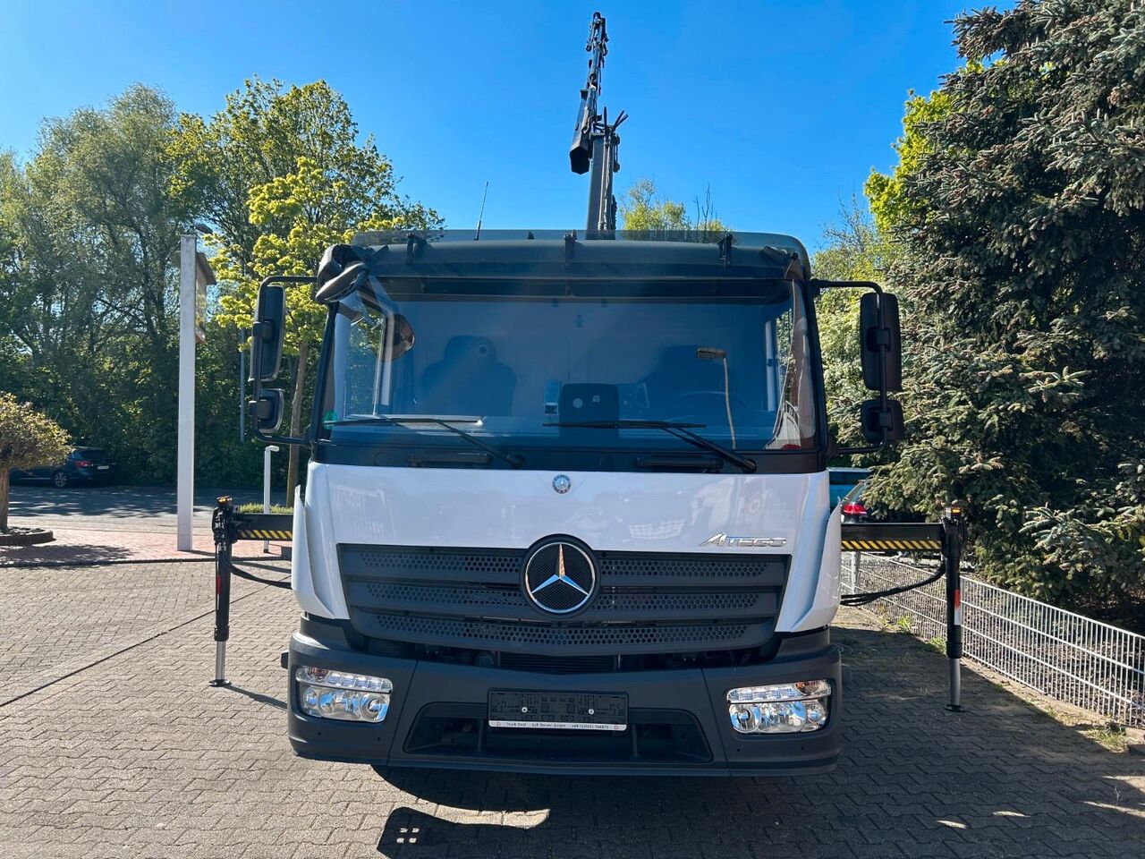 Mercedes-Benz 821 Atego Pritsche mit HIAB 066D Kran - Van flatbed: gambar 4 Mercedes-Benz 821 Atego Pritsche mit HIAB 066D Kran - Van flatbed: gambar 4