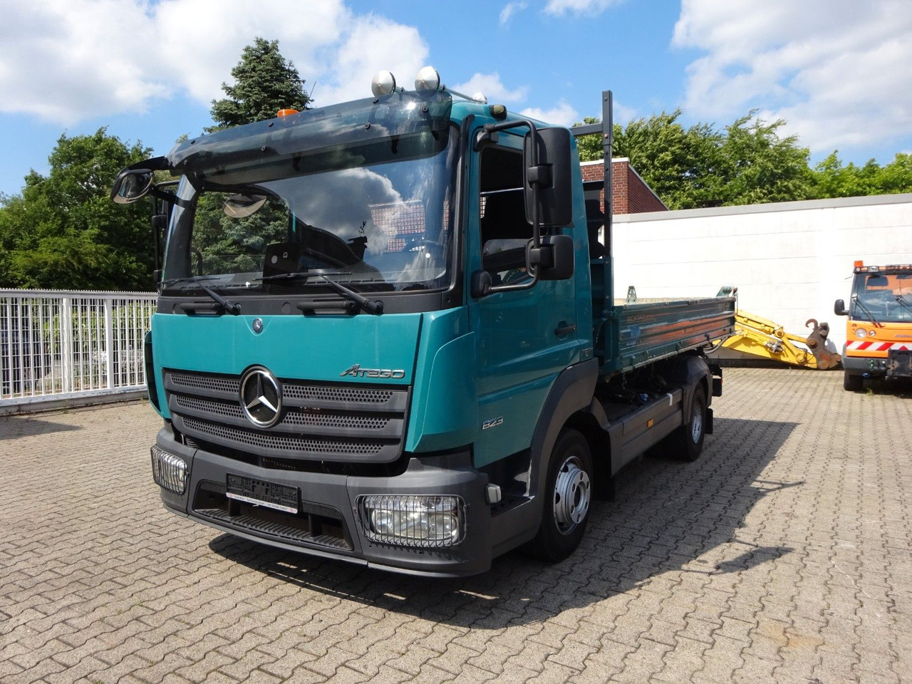 Mercedes-Benz 823 Atego MEILLER 3Skipper 4x2 - Van jungkit: gambar 2 Mercedes-Benz 823 Atego MEILLER 3Skipper 4x2 - Van jungkit: gambar 2