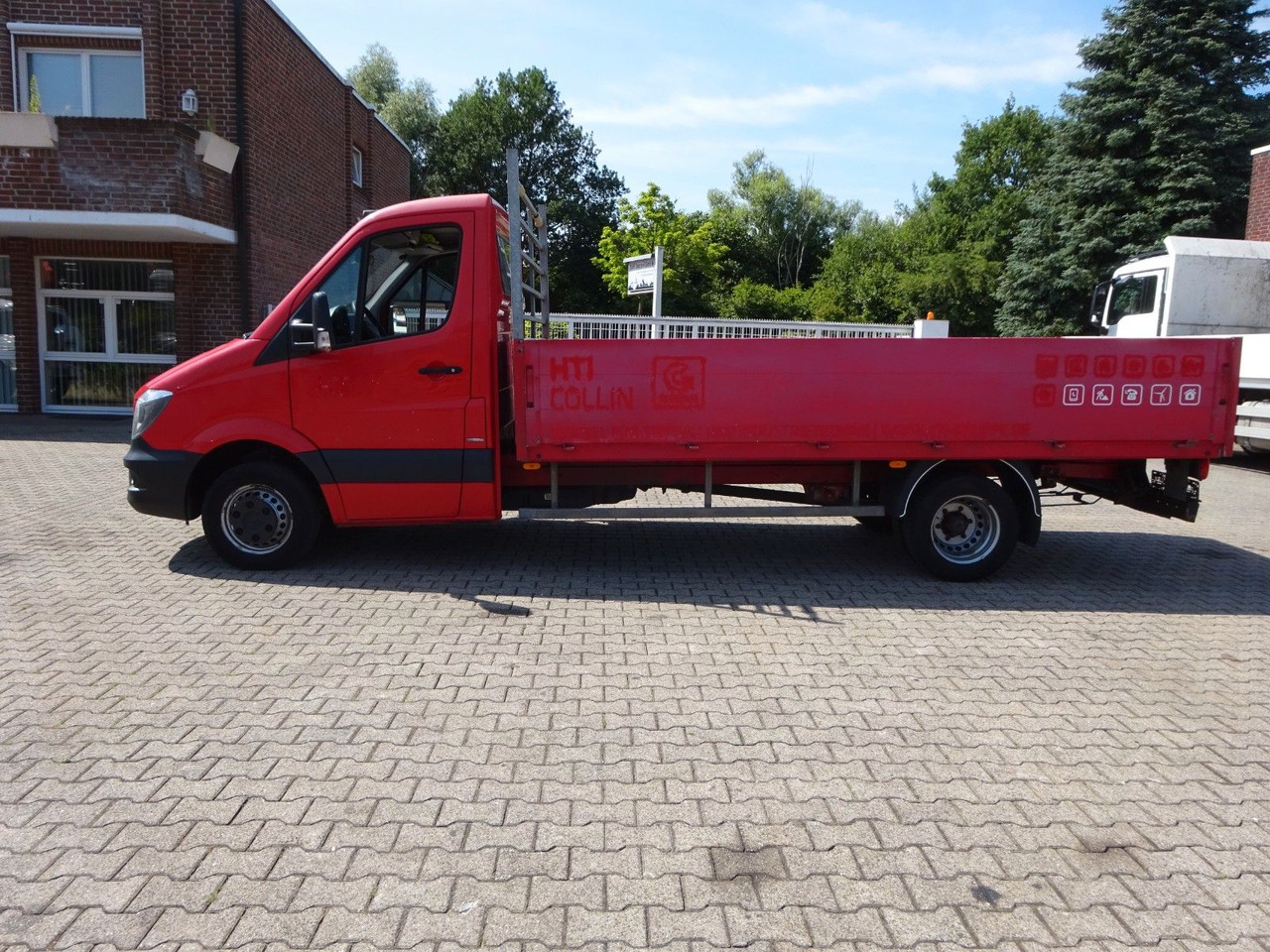 Mercedes-Benz Sprinter Pritsche 519CDI Bluetec 4x2 - Van flatbed: gambar 3 Mercedes-Benz Sprinter Pritsche 519CDI Bluetec 4x2 - Van flatbed: gambar 3