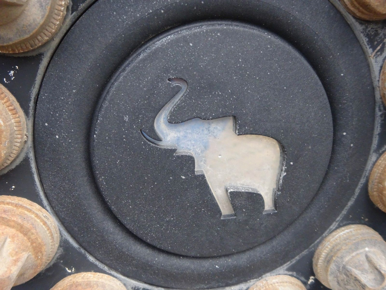 Semi-trailer jungkit Schmitz Cargobull SGF S3 Kipp Auflieger Mulde mit 3 Achsen: gambar 11 Semi-trailer jungkit Schmitz Cargobull SGF S3 Kipp Auflieger Mulde mit 3 Achsen: gambar 11