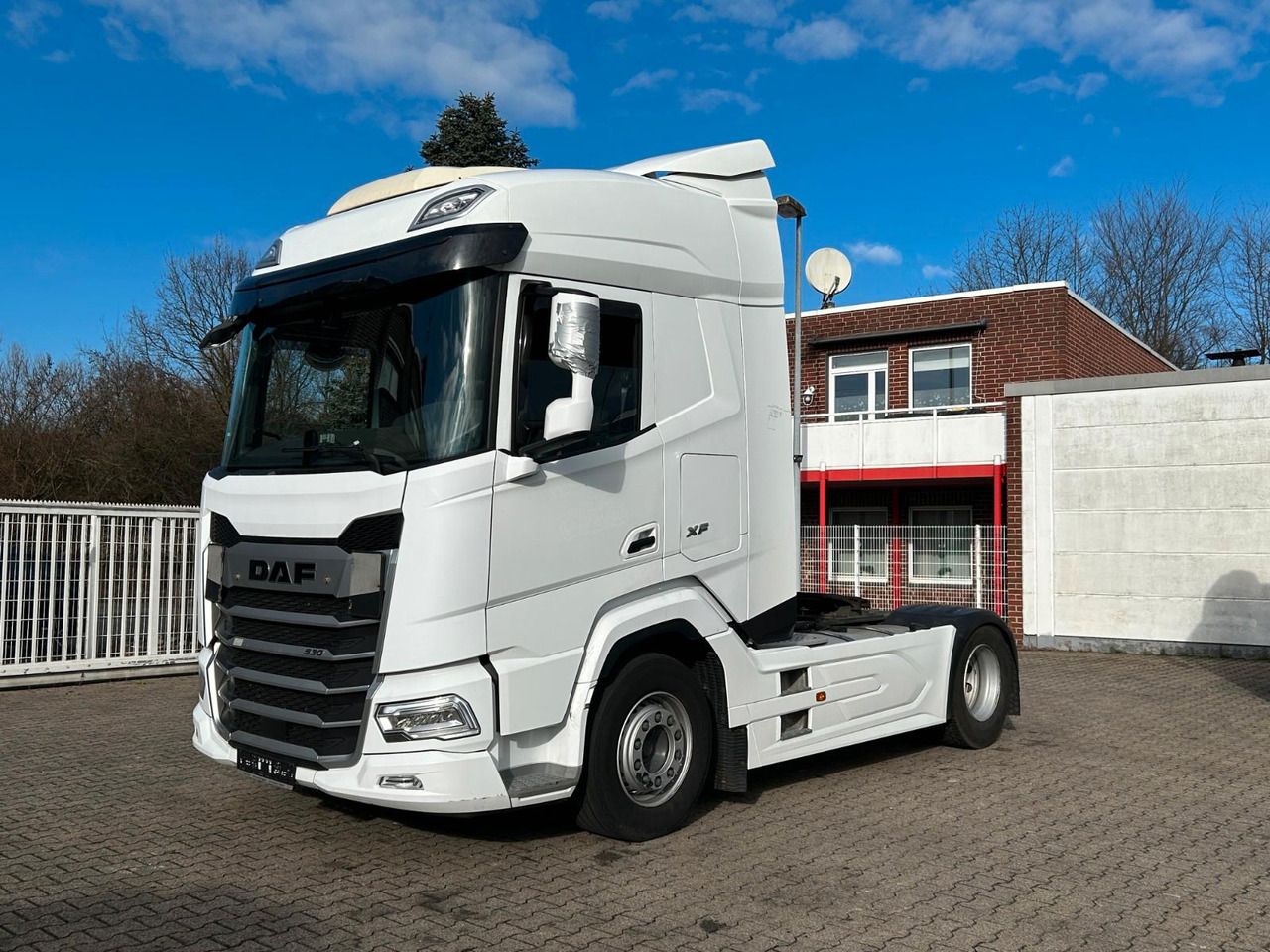 DAF XF 530 SZM 4x2 - Tractor head: gambar 2 DAF XF 530 SZM 4x2 - Tractor head: gambar 2