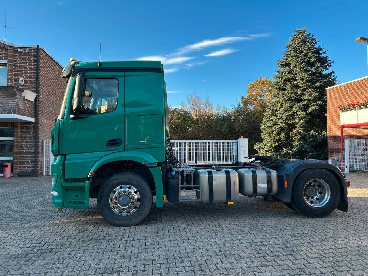 Mercedes-Benz Arocs 1845 SZM 4x4 HAD - Tractor head: gambar 3 Mercedes-Benz Arocs 1845 SZM 4x4 HAD - Tractor head: gambar 3