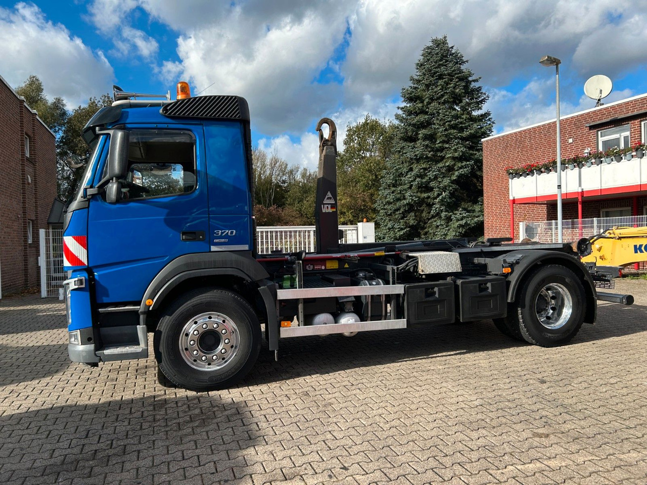 Volvo FM 370 VDL Abroller 4x2 - Hook lift: gambar 5 Volvo FM 370 VDL Abroller 4x2 - Hook lift: gambar 5