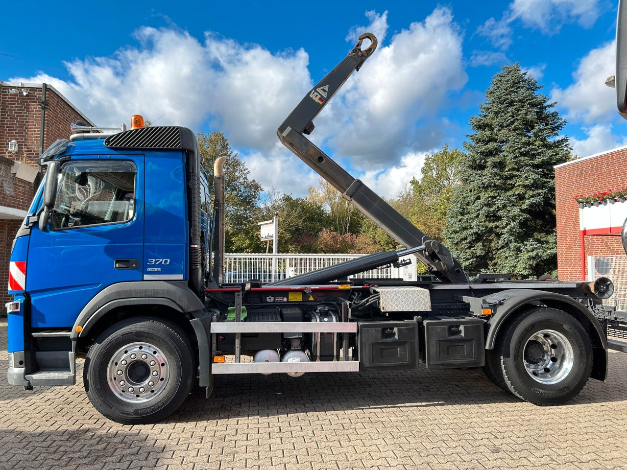 Volvo FM 370 VDL Abroller 4x2 - Hook lift: gambar 3 Volvo FM 370 VDL Abroller 4x2 - Hook lift: gambar 3