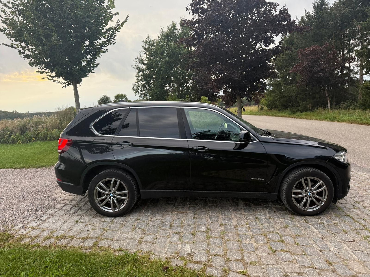 BMW X5 Baureihe X5 xDrive 30 d *21 000€ netto - Mobil SUV: gambar 2 BMW X5 Baureihe X5 xDrive 30 d *21 000€ netto - Mobil SUV: gambar 2