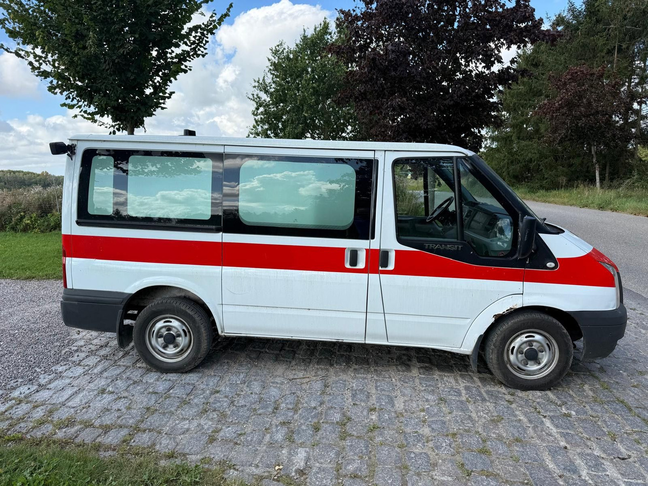 Ford Transit Kombi FT 300 K - Van penumpang: gambar 4 Ford Transit Kombi FT 300 K - Van penumpang: gambar 4